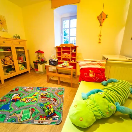 Haus Of Lords كورورت غوريتش